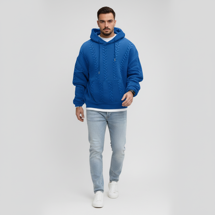 Vielseitiger Herren Zopfmuster Kapuzenpullover Logan. Klassischer Strick-Hoodie für Herbst & Winter Outfits.