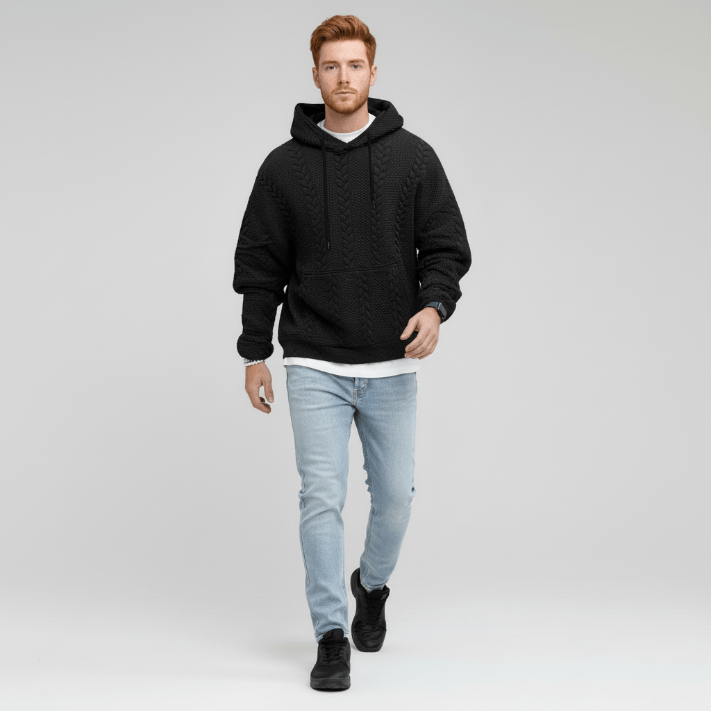Vorderansicht: Herren Zopfmuster Kapuzenpullover Logan. Vielseitiger Strick Hoodie für lässige Freizeit-Looks.