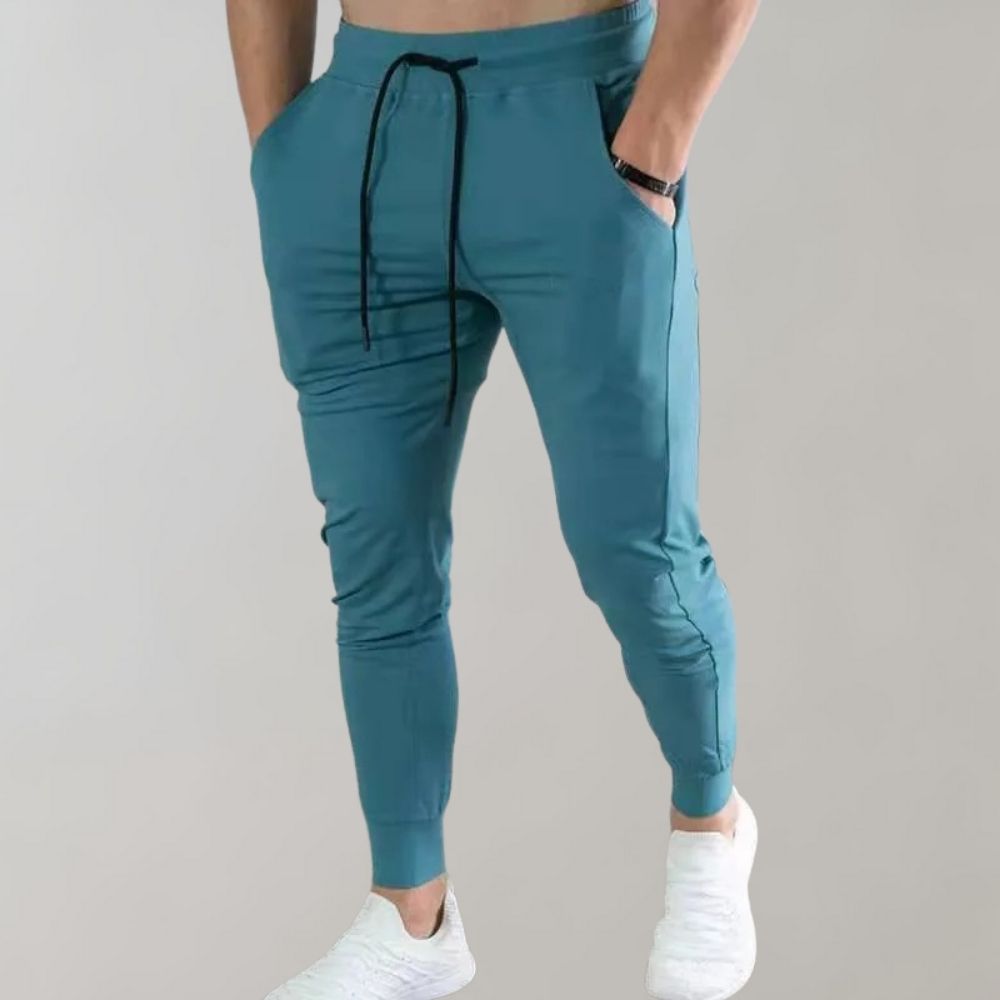 Modische Slim Fit Herren Freizeithose 'Niko' für alle Jahreszeiten, vielseitig kombinierbar.
