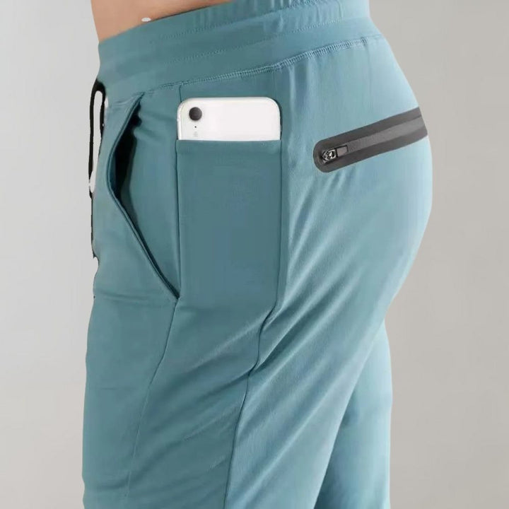Stilvolle Herren Slim Fit Jogginghose 'Niko', ideal für Home Office, Fitness & Freizeit.
