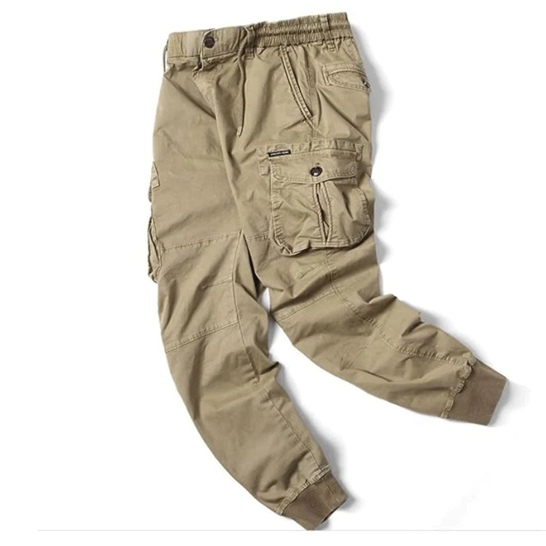 Stylische Herren Cargo Hose, olivgrün, mit viel Stauraum, ideal für moderne Männer.