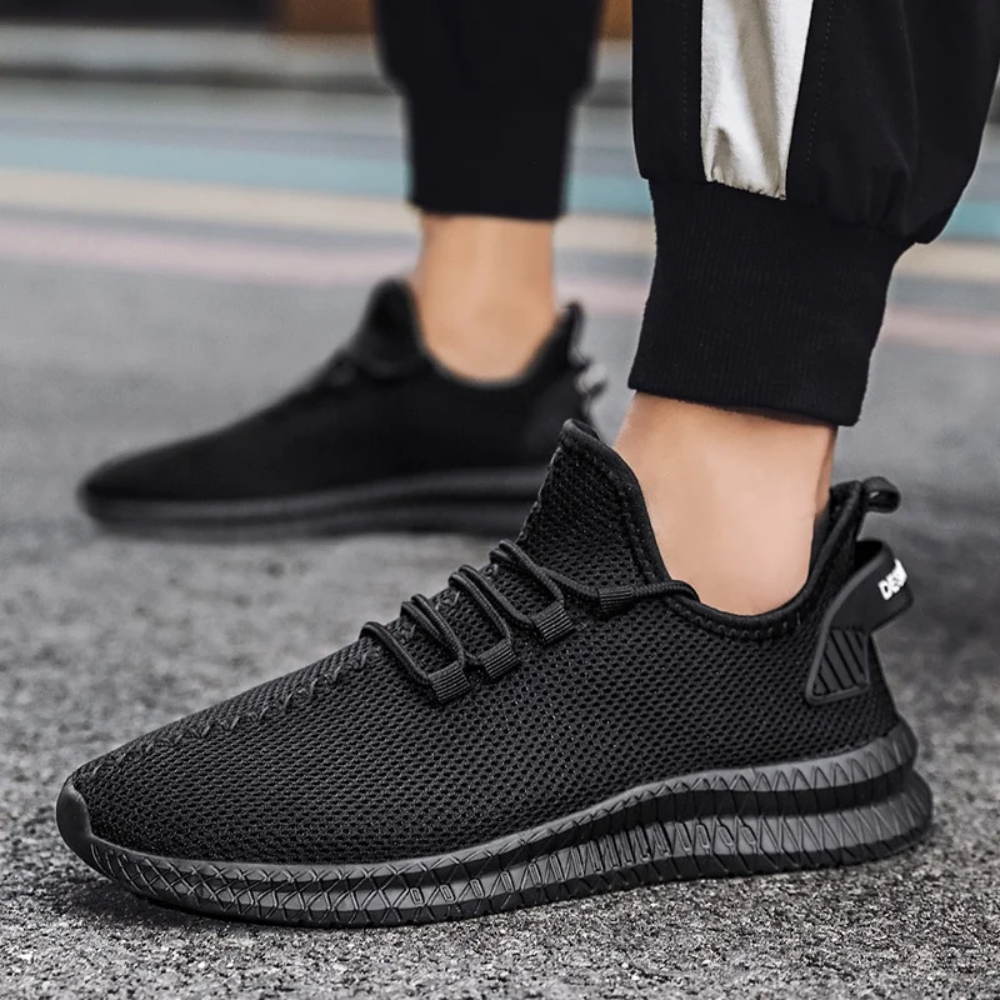 Seitenansicht: Orthopädischer Herren-Komfortschuh, modern, leicht mit guter Fußunterstützung. Ideal für Alltag.