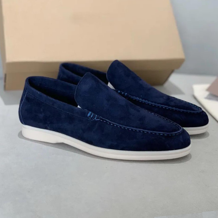 Moderne Slipper für Herren, ideale elegante Schuhe für smarte Casual-Looks und Anzüge im Frühling.