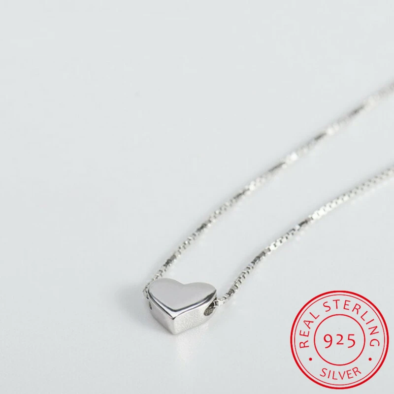 Dezente, minimalistische Herzkette aus glattem Sterling Silber, elegante Silberkette für Frauen.