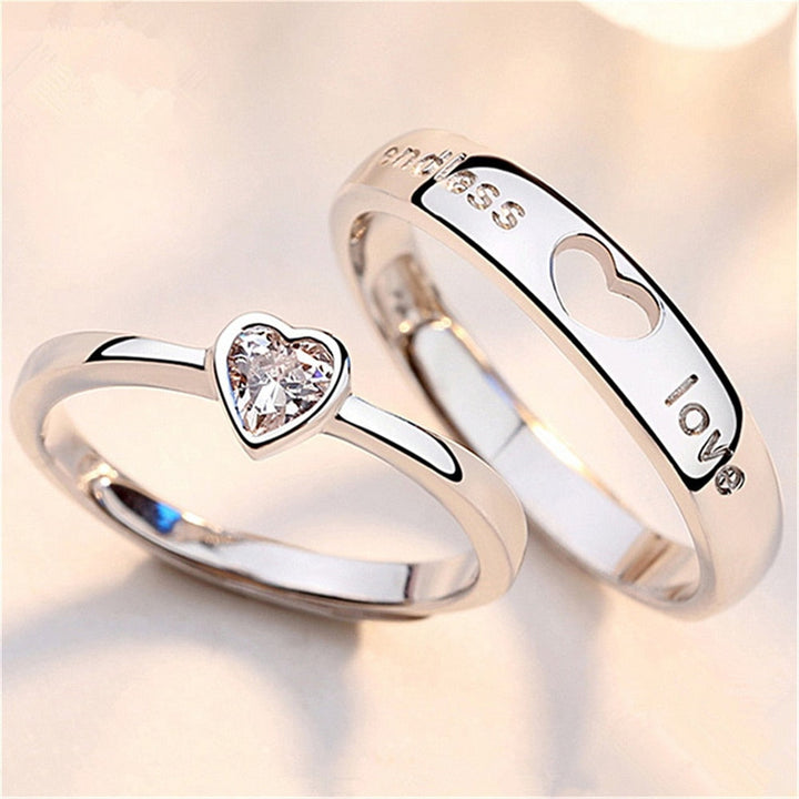 Herzringe aus Sterlingsilber als Partnergeschenk, symbolisieren unendliche Liebe.