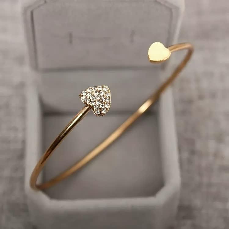 Elegantes Damen Herzarmband Set in Gold/Silber, minimalistischer Partnerschmuck, ideales Geschenk.