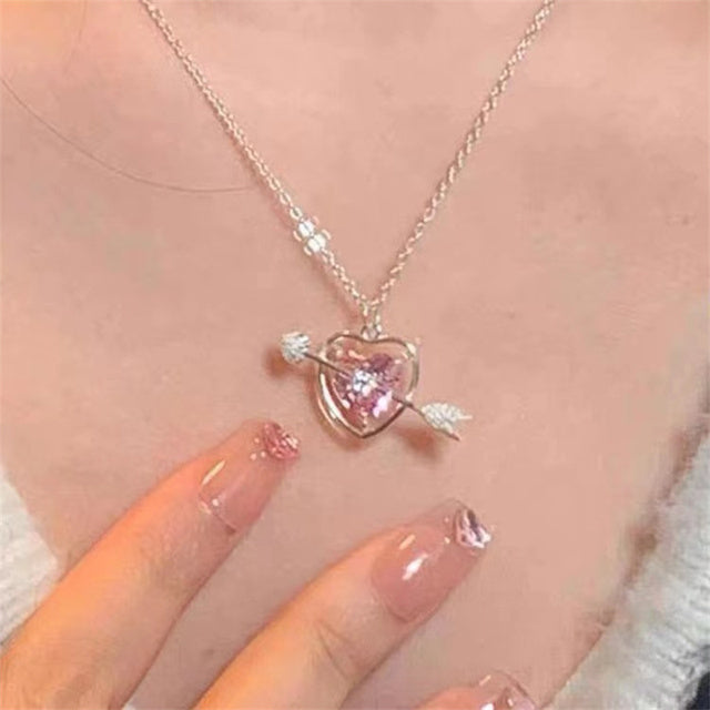 Damen Modeschmuck Set: Halskette mit Tropfen-Design, Herz & Schmetterling & passende Ohrhänger.