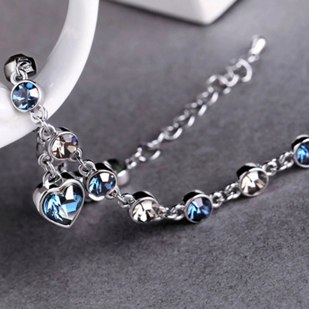 Funkelndes Damenschmuck-Armband 'Herz des Ozeans' in Silber, perfekt als Geschenk.