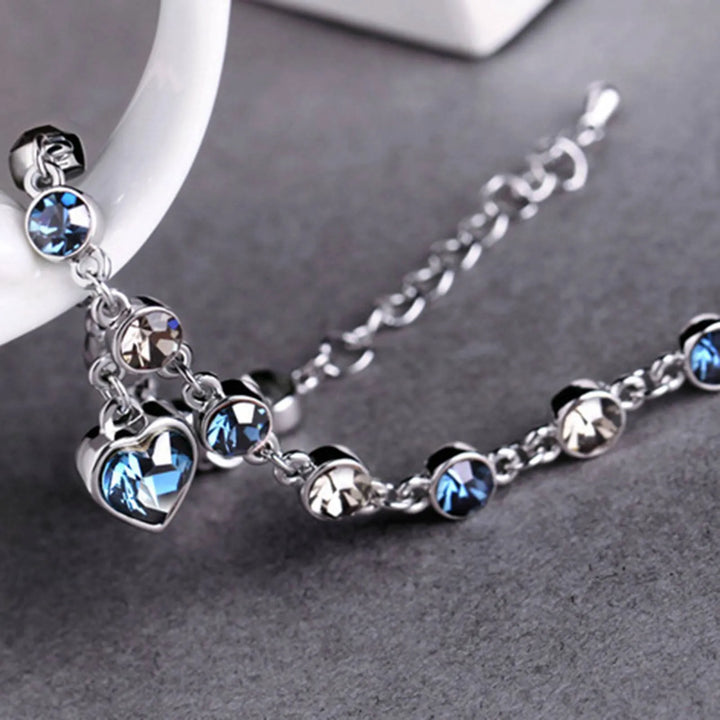 Funkelndes Damenschmuck-Armband 'Herz des Ozeans' in Silber, perfekt als Geschenk.