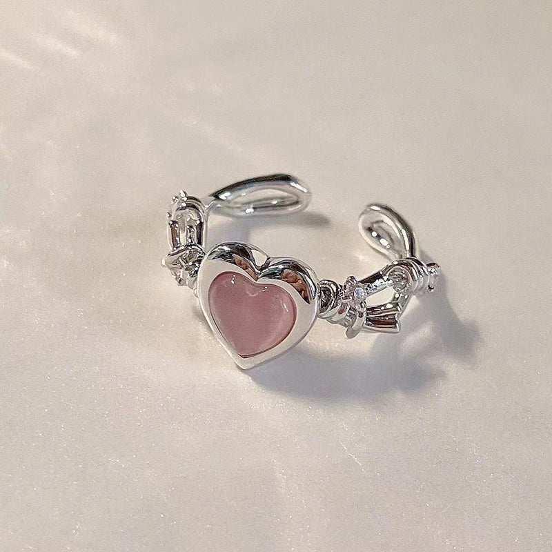 Eleganter, verstellbarer Damen Herzring aus Silber mit antioxidativer Beschichtung, ideal als Schmuckgeschenk.