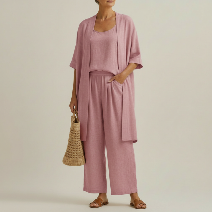 Komfortables Damen Dreiteiler Set für den Sommer. Ärmelloses Top, weite Hose und passender Überwurf.