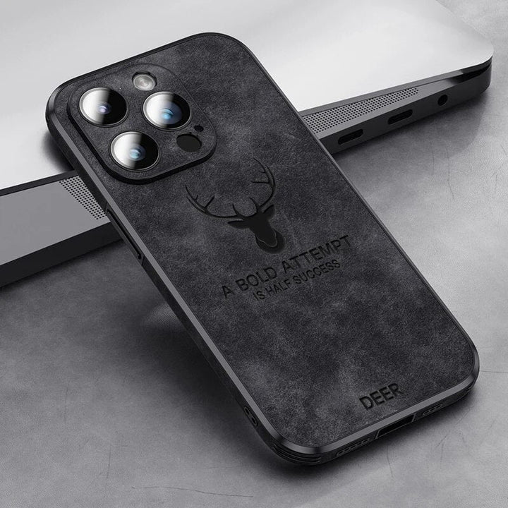 Premium Hirschleder iPhone Hülle, stoßabsorbierend, stilvoll & schützt Kamera perfekt.