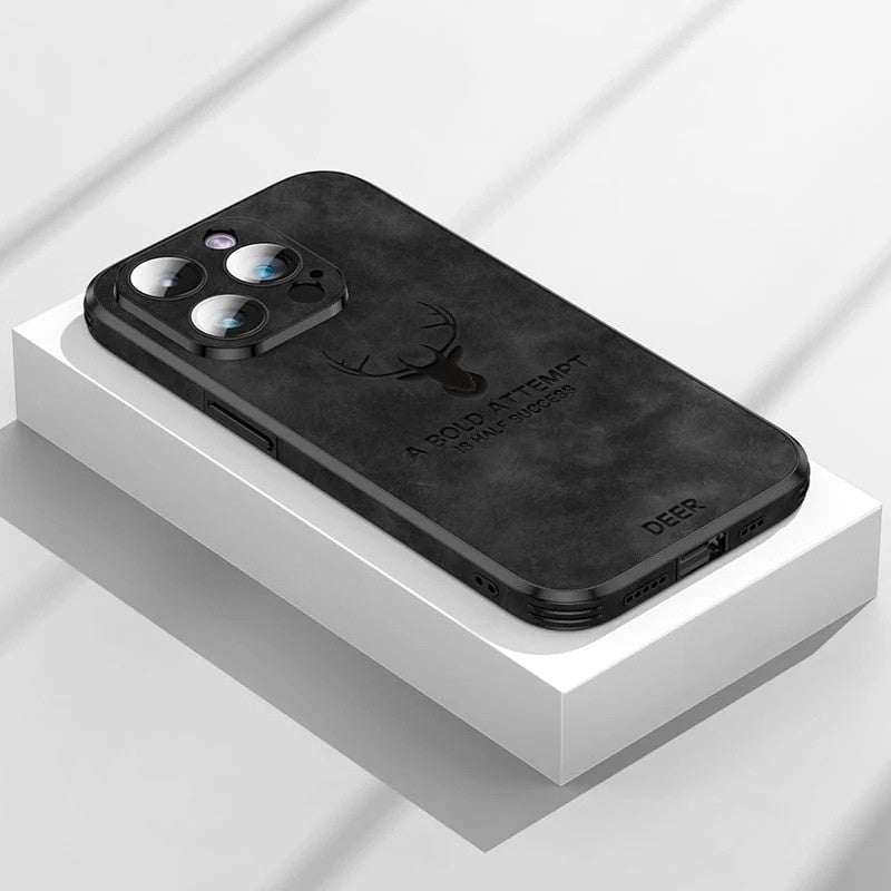 Premium iPhone Hülle aus echtem Hirschleder, elegant & robust. Umfassender Schutz für iPhone 13/12.