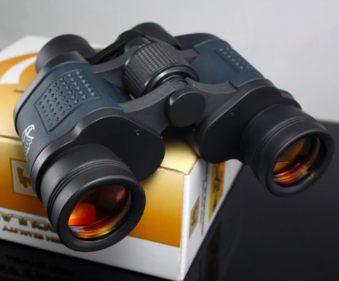 Hochleistungs Fernglas mit Nachtsicht für Outdoor. Ideal für Jagd, Wandern & Vogelbeobachtung.