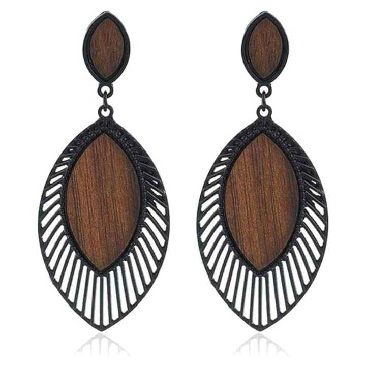 Damen Boho Tropfenohrringe aus Holz, handgefertigt, leichter Ethno-Stil, Naturschmuck.