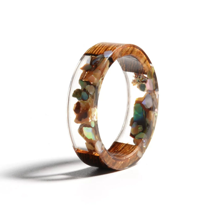 Verschiedene handgemachte Holzharzringe, einzigartiger Natur-Schmuck, Unisex-Bandringe aus Holz & Harz.