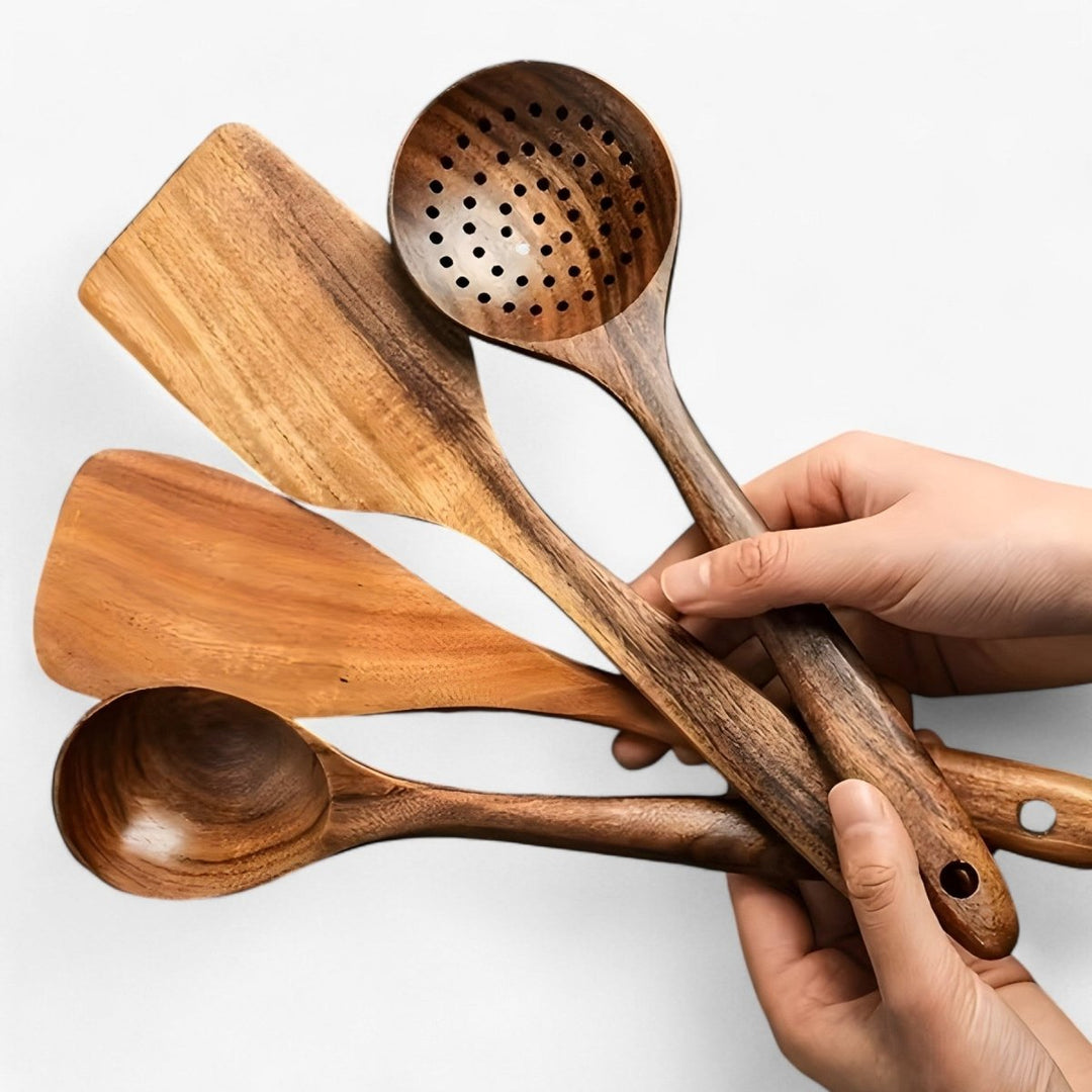Hochwertige Küchenhelfer aus Holz: Kochlöffel, Pfannenwender & Schöpflöffel. Hitzebeständig & antihaftfreundlich.