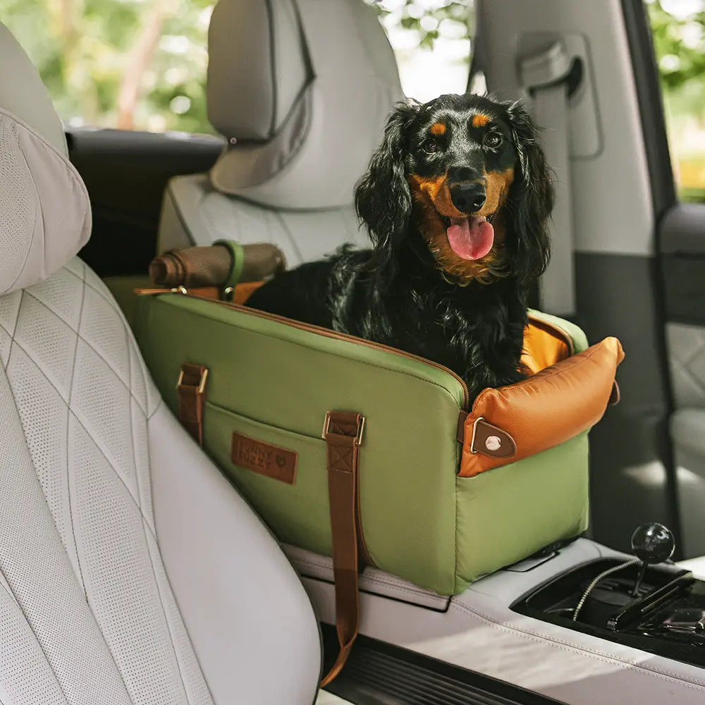 Hunde Autositz Mittelkonsole aus luxuriösem Kunstleder; sicher & bequem für Reisen mit Haustieren.
