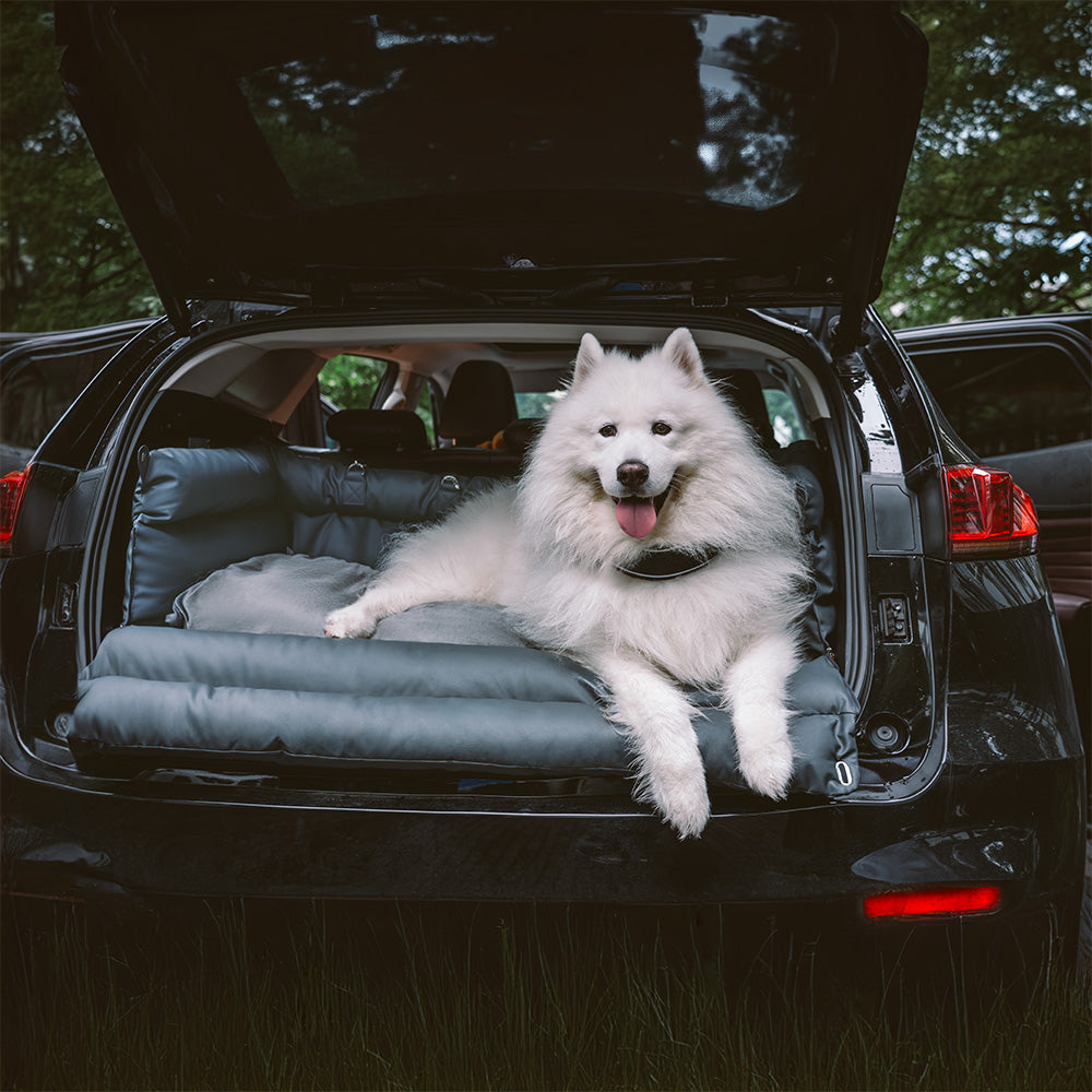 Hochwertiges Kunstleder Hundeautositzbett, ideal für komfortable Reisen mit Ihrem Hund.