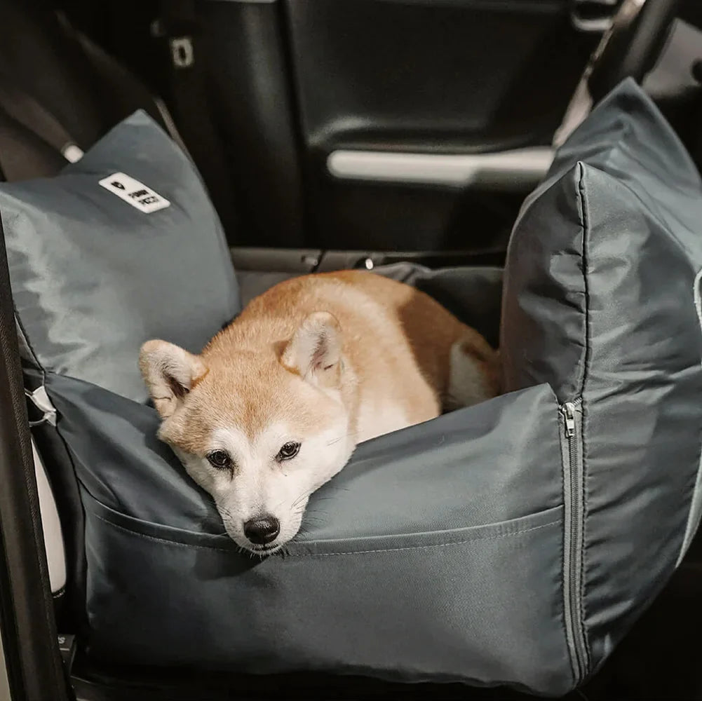 Hunde-Autositzbett: Sicheres, wasserdichtes und gemütliches Bett für entspannte Autofahrten mit Ihrem Vierbeiner.