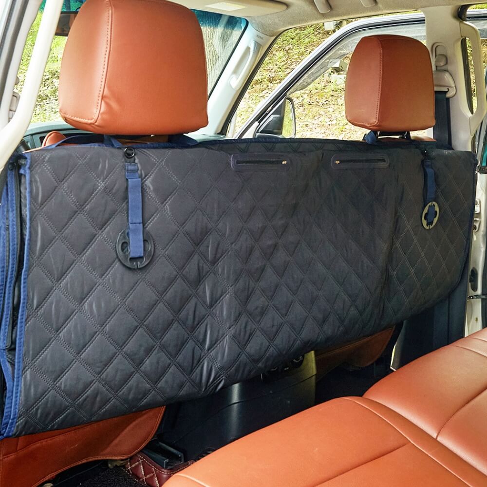 Grüner Tiersitzschutz für Hunde im Auto, schmutzabweisend & pflegeleicht. Ideal für Autoreisen.