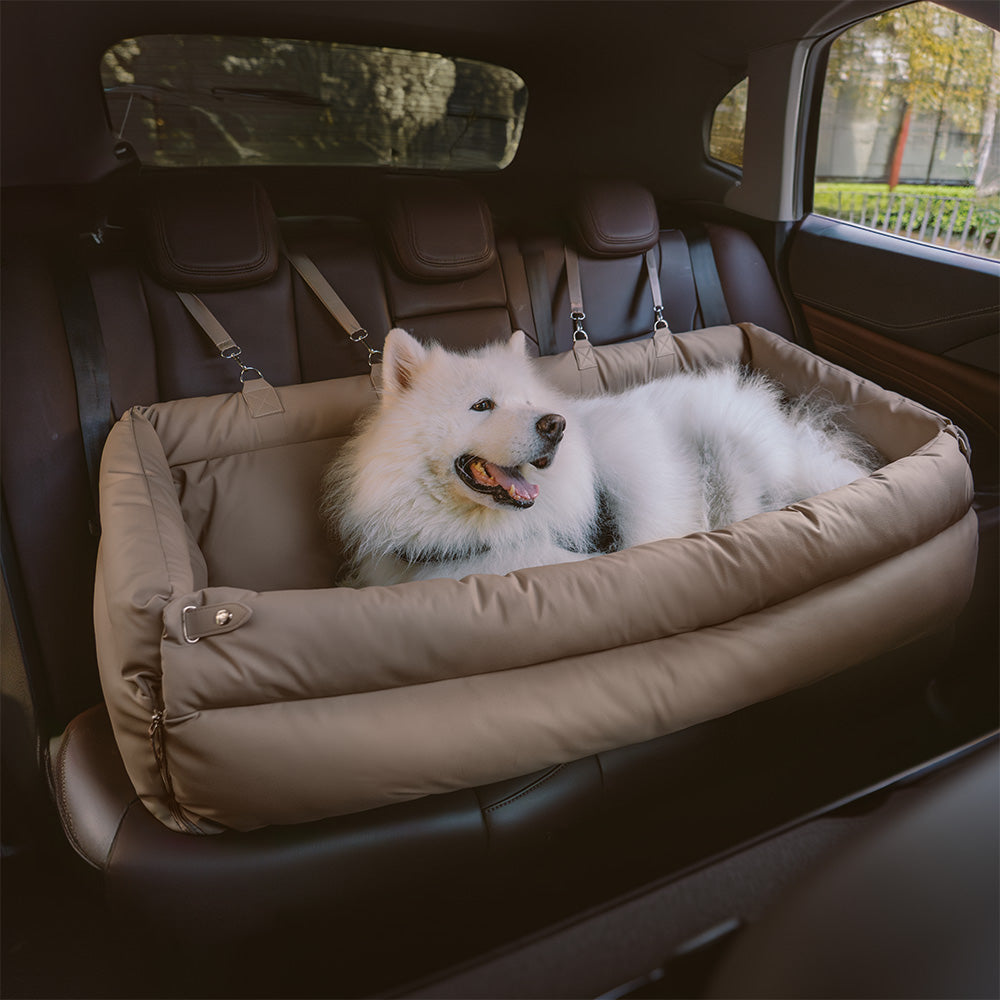 Sicherer & komfortabler Kunstleder Hundeautositz für angstfreie Autofahrten.