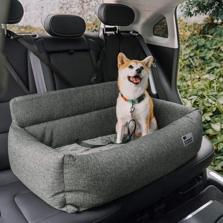Hundeautositz für Rückbank. Komfortables Reisebett für sicheren Tiertransport im Auto. Waschbares Hundebett Zubehör.