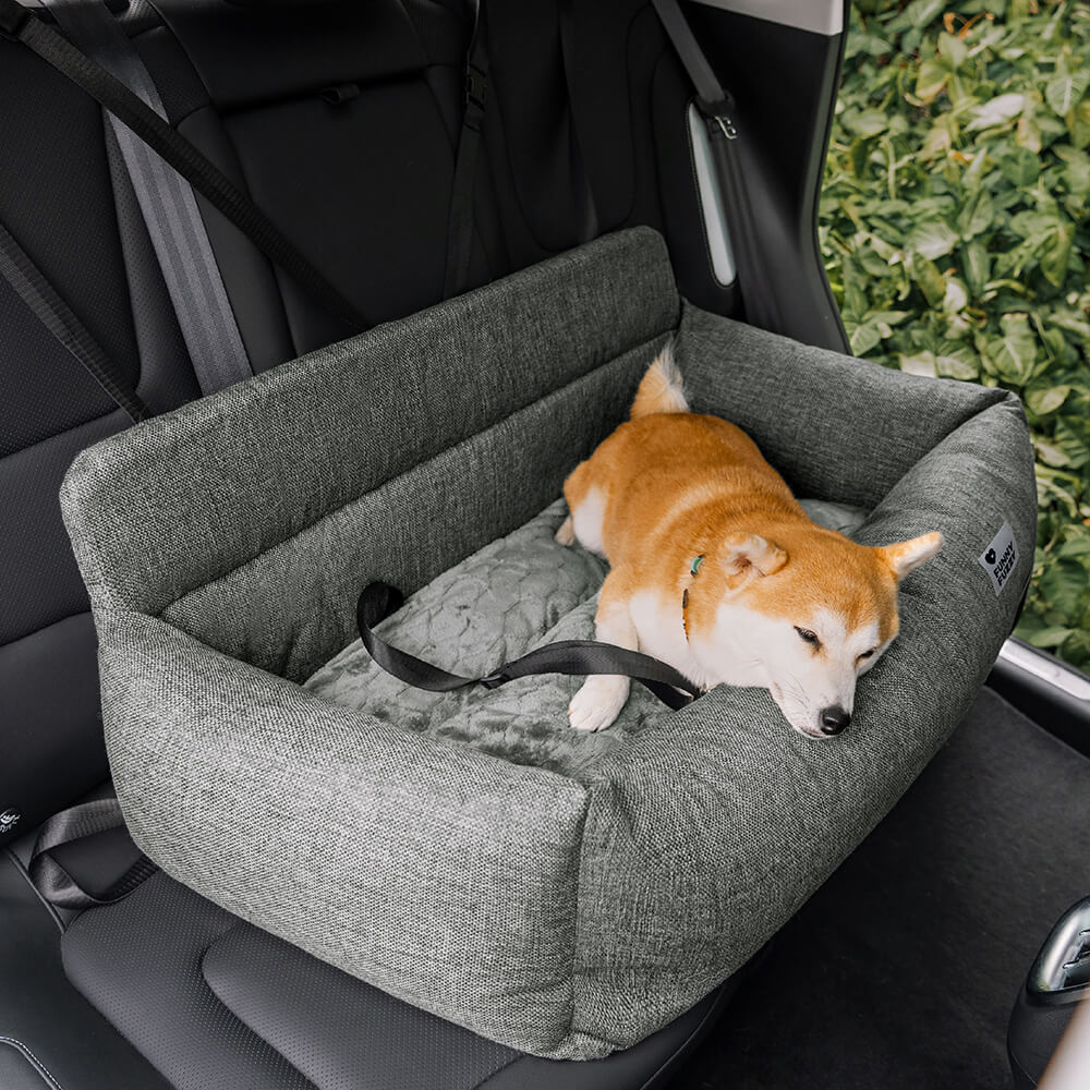 Sicherer Hundeautositz (mittelgroß/groß) für die Rückbank. Bietet Komfort auf Auto-Reisen. Waschbares Canvas.