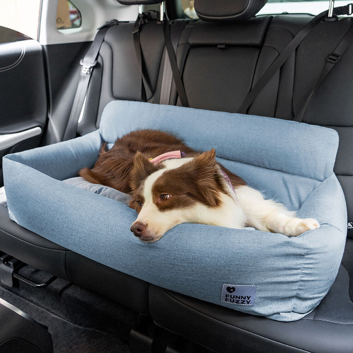 Hundebett-Autositz für die Rückbank mit integriertem Sicherheitsgurt. Komfort & Sicherheit vereint.