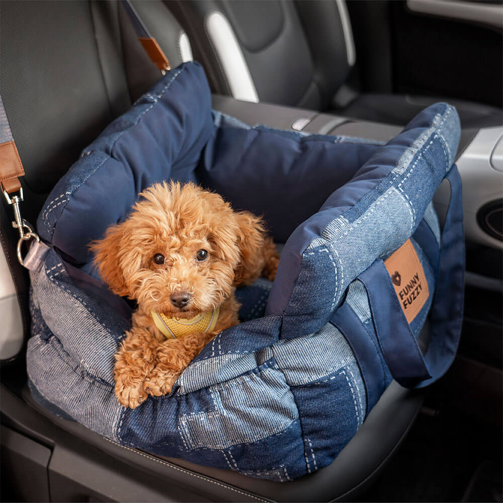 Hundeautositzbett Denim-Patchwork für sichere Reisen; komfortables Hundebett im Auto.
