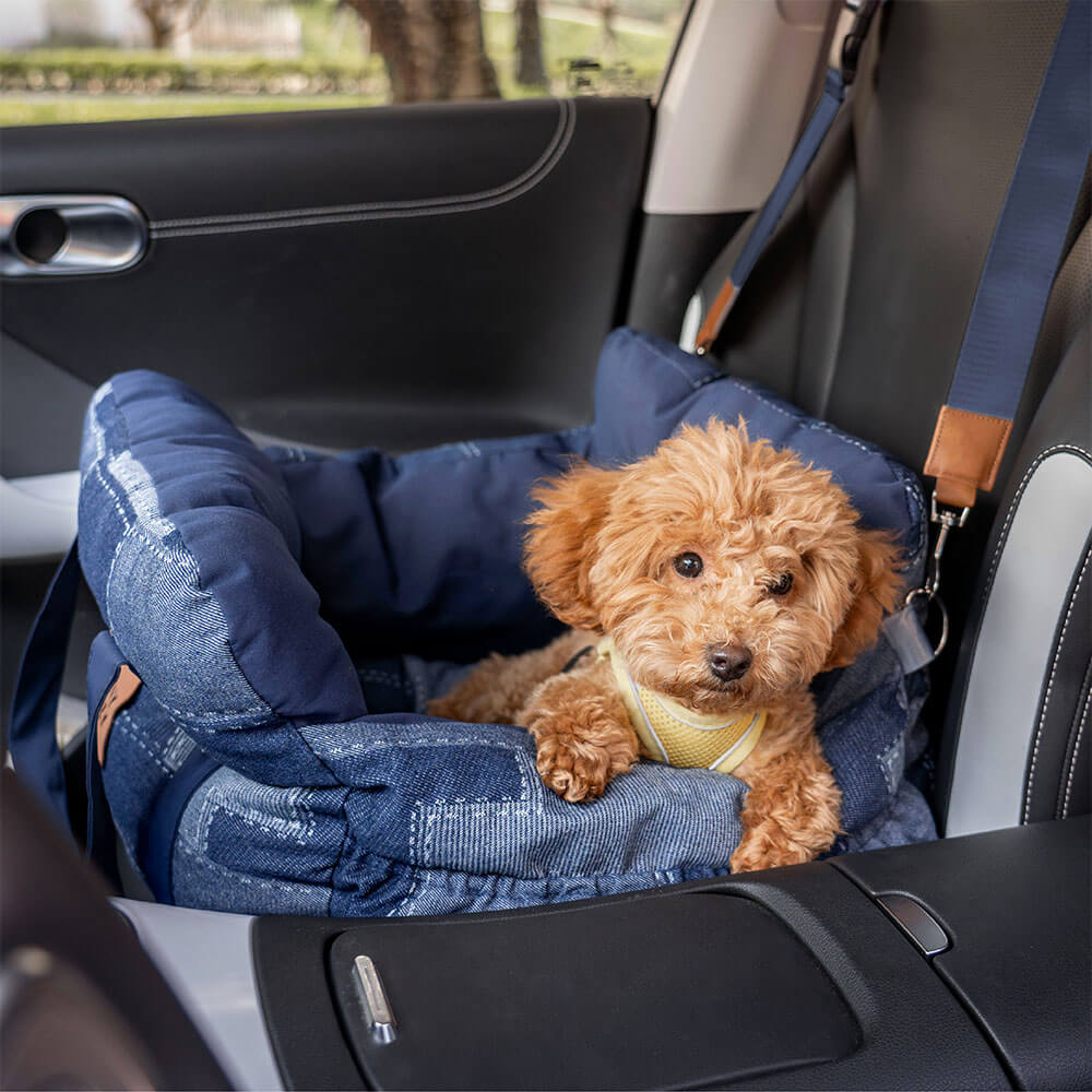Praktisches Hundeautositzbett aus Denim-Patchwork zum Reisen; leicht zu installieren & transportieren.