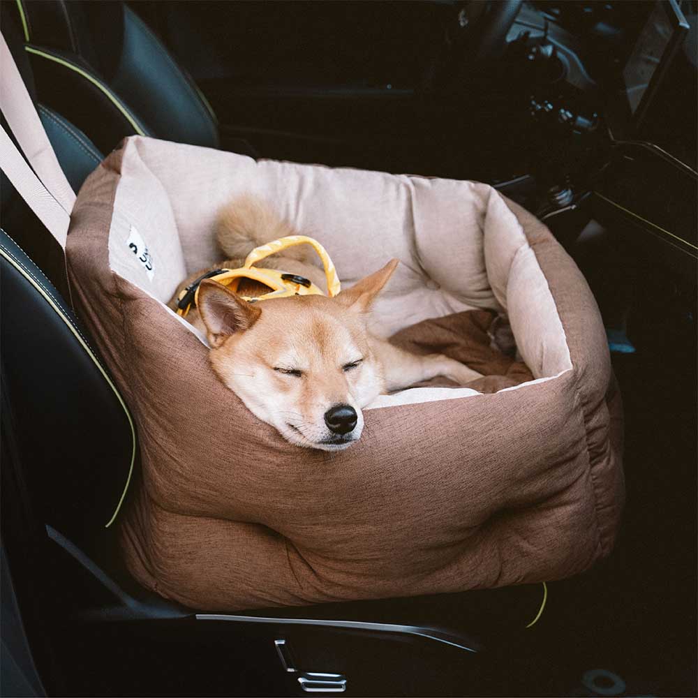 Wasserdichtes Hundeautositzbett, schützt den Autositz und bietet Komfort für den Hund.