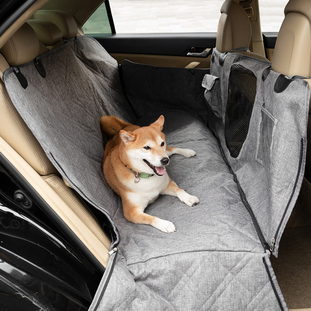 Hundeautositzbezug wasserdicht & kratzfest für sichere Fahrten & sauberes Auto. Rücksitzschutz & Schmutzschutz.