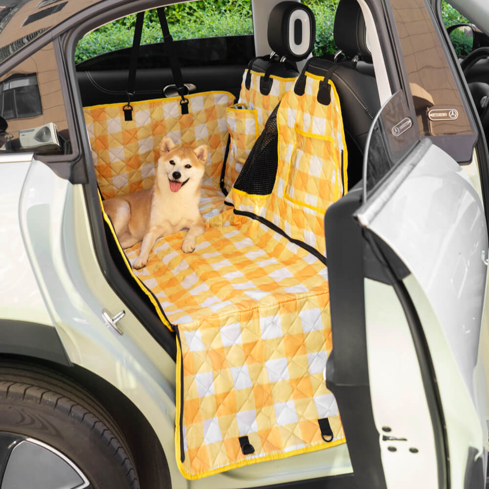 Großer Hundeautositzbezug, wasserdicht & robust. Bietet maximalen Schutz für Rücksitz oder Kofferraum.