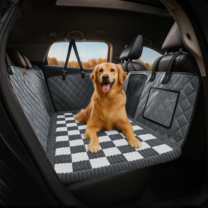 Haustier-Rücksitzmatte: komfortable, rutschfeste Hundebettmatte für lange Autofahrten.