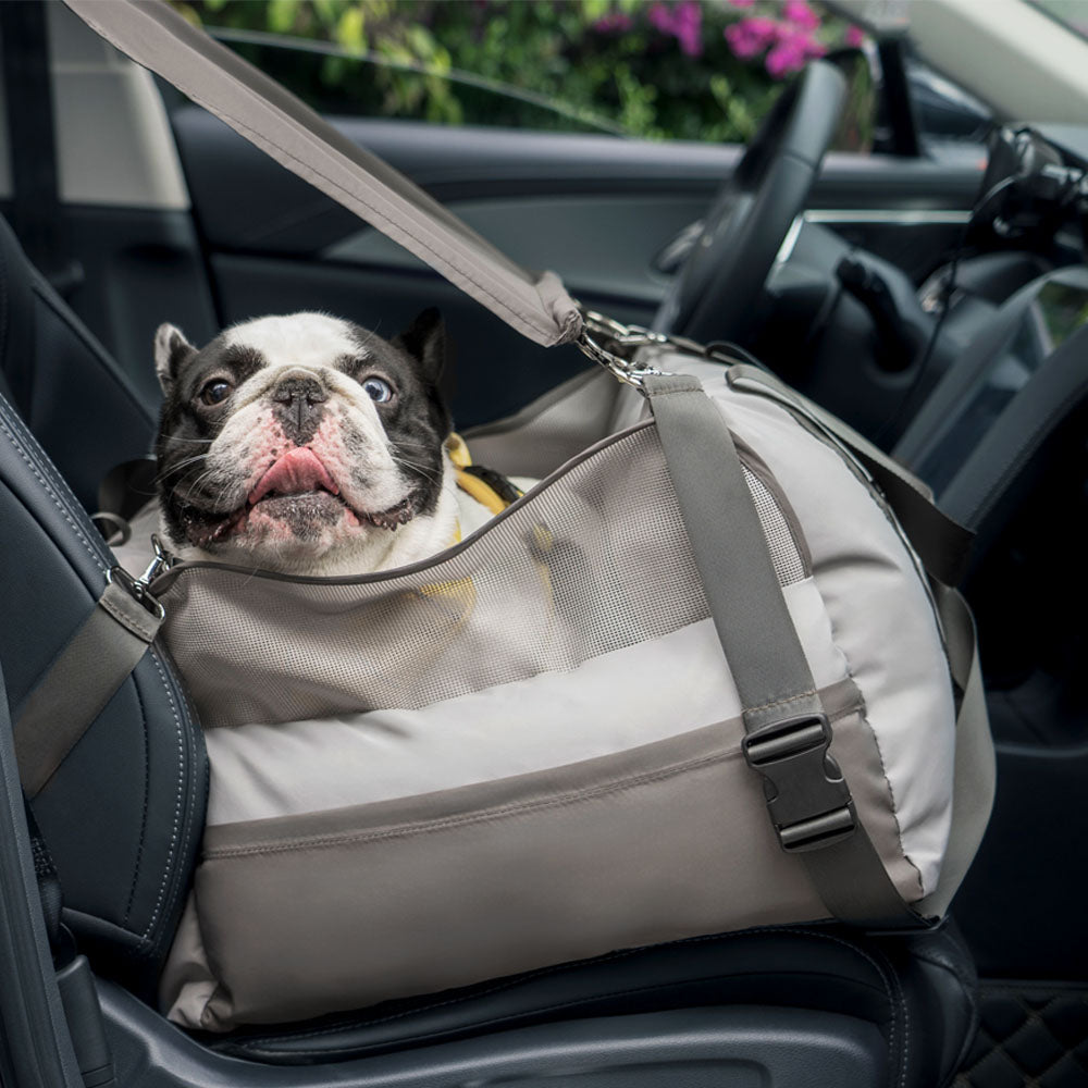 Atmungsaktiver Hunde-Autositz für Komfort & Sicherheit auf Reisen, mit integriertem Sonnenschutz.