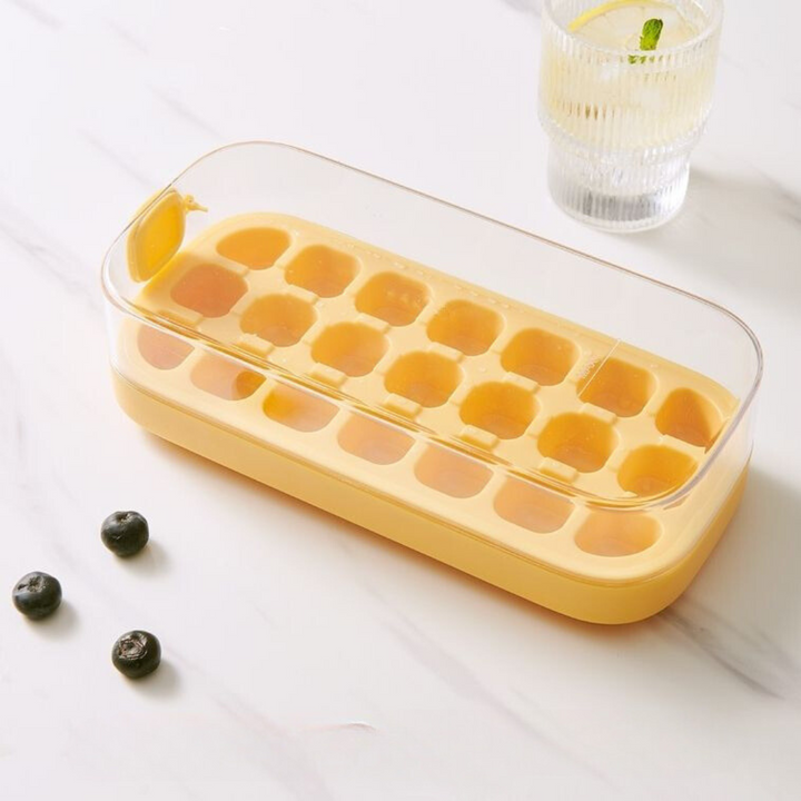 Praktische Eiswürfelbox für die Küche. Mit einfacher Entnahme und auslaufsicherem Design für perfekte Eiswürfel.