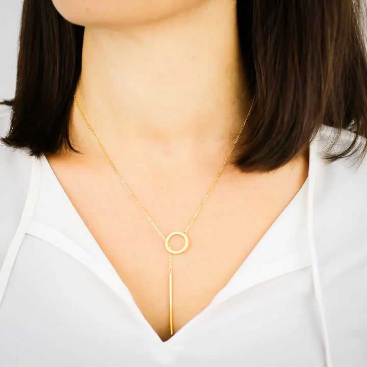Roségoldene Lariat-Halskette für Damen mit elegantem Barren-Anhänger, modisch und verstellbar.