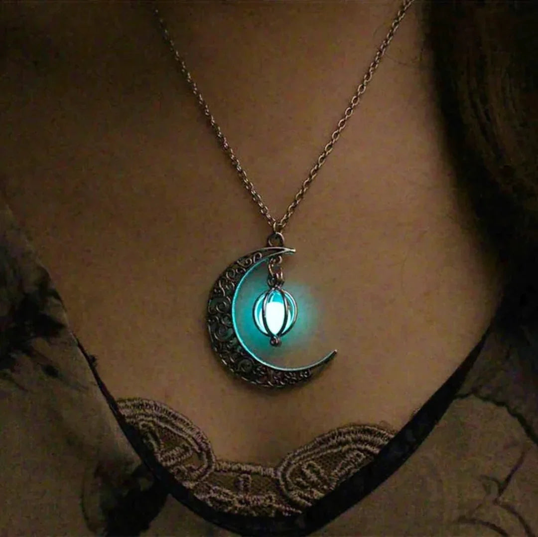 Damen Mondstein-Anhänger Halskette mit echtem Mondstein, filigraner Schmuck für Eleganz und Intuition.
