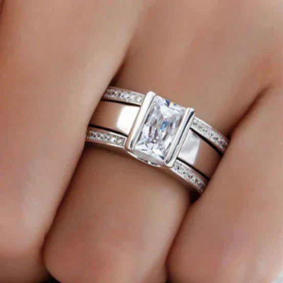 Eleganter Damen Vintage-Stil Silberring mit Glanz, zeitloser Damenschmuck, ideal als Geschenk.