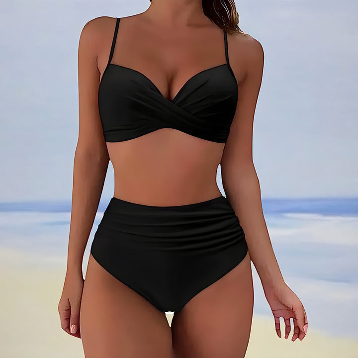 Modisches Damen High-Waist Bikini Set in eleganter Farbe, figurschmeichelnd. Perfekte Bademode für den Strand.
