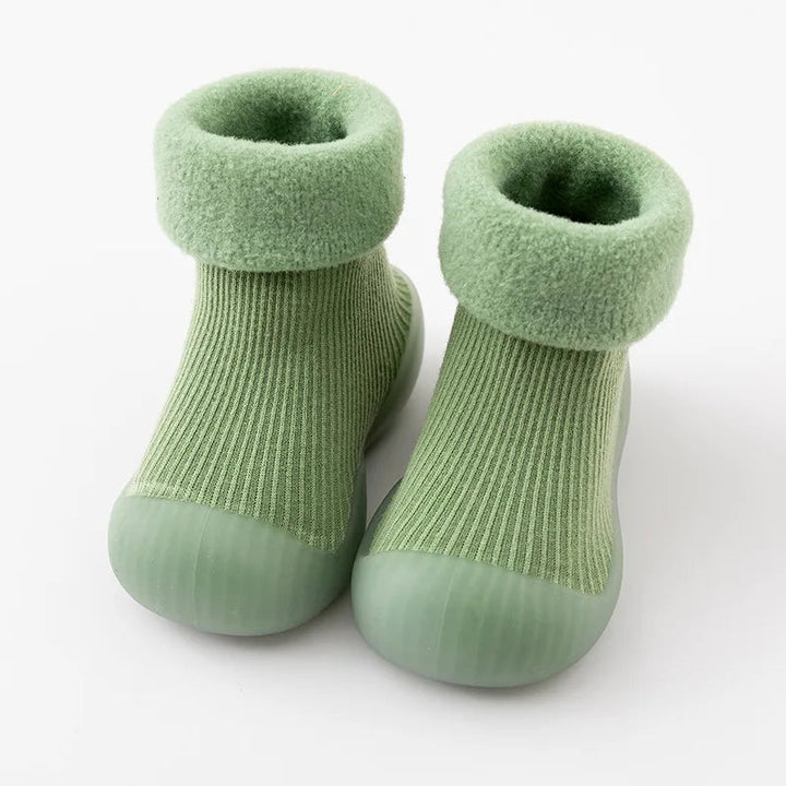 Rutschfeste Babyschuhe, warme und weiche Sockenschuhe für sichere erste Schritte.