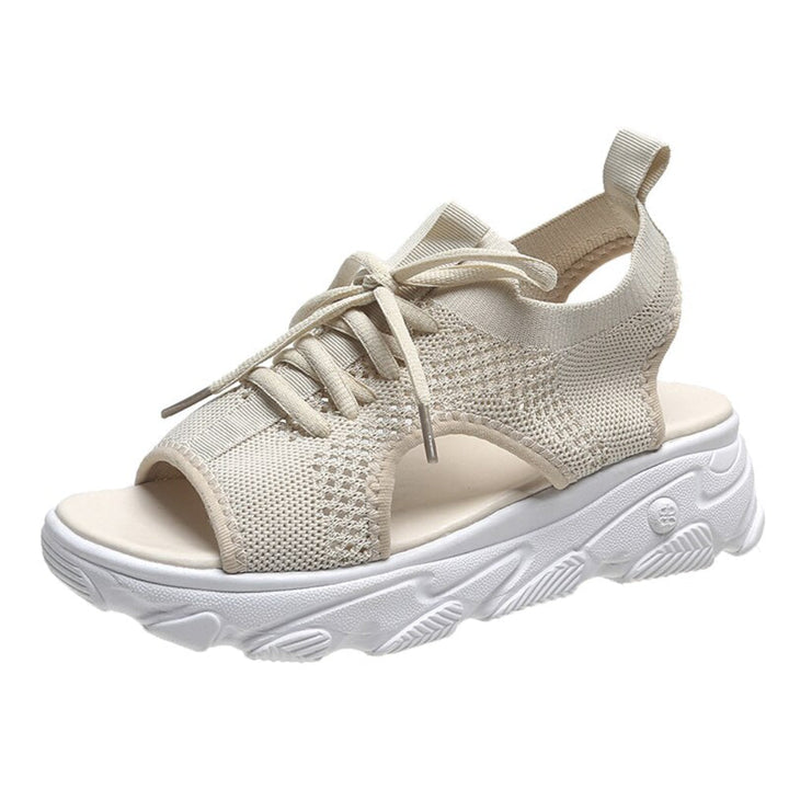 Vorderansicht der orthopädischen Schnürsandalen für Damen. Mit Fußgewölbestütze und atmungsaktivem Design.