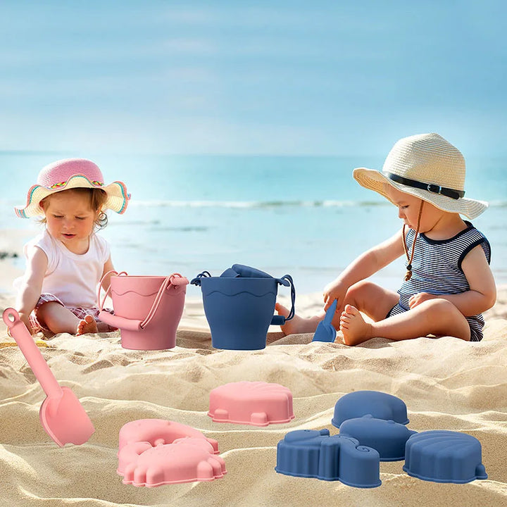 Praktisches Outdoor Spielzeug Set: faltbarer Silikon Sandeimer für Kinder. Ideal für Sandkasten, Strand & kreatives Spielen.