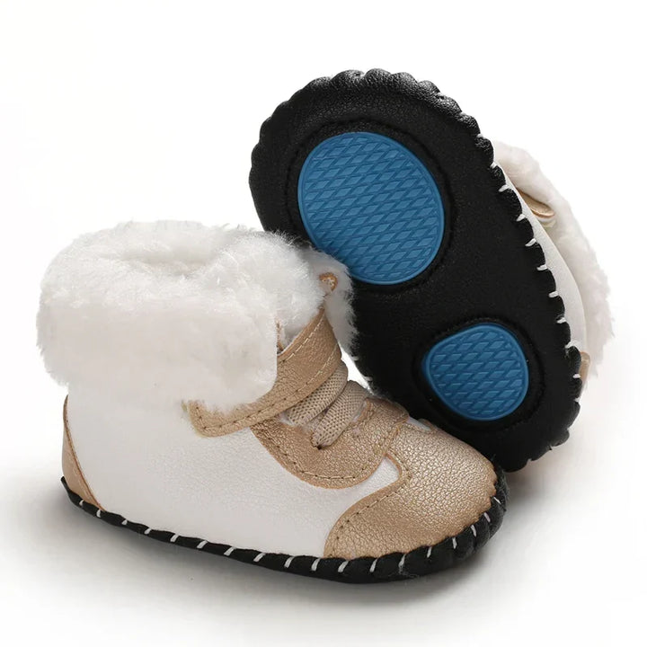 Rutschfeste Baby-Winterstiefel für sichere erste Schritte im Schnee. Bequeme Kleinkind Schuhe für Outdoor.
