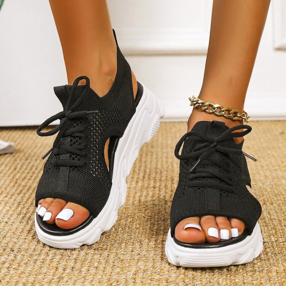 Bequeme leichte Damensandalen mit offener Zehenpartie. Orthopädische Fußgewölbestütze für langanhaltenden Komfort.