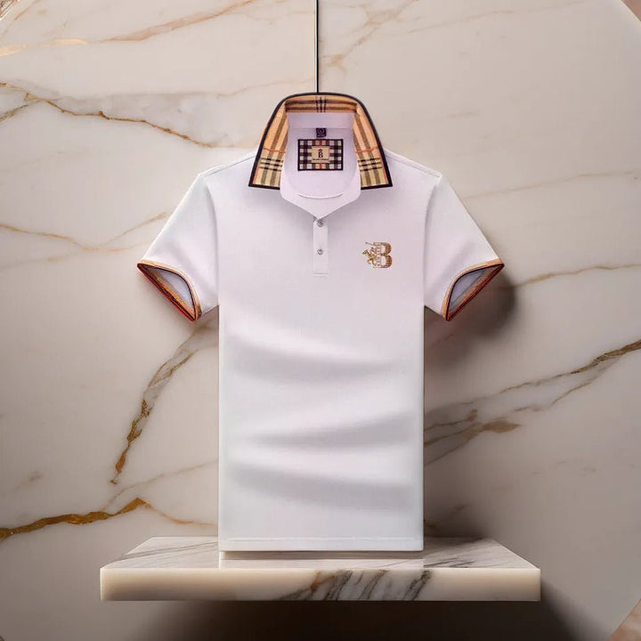 Vielseitiges Herren Polohemd, modisch und bequem, ideal für Business Casual oder Freizeit.