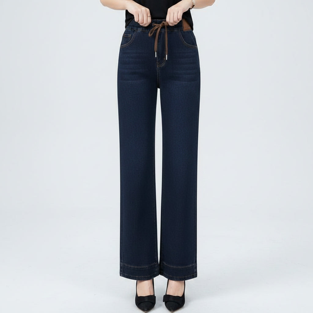 Alltagstaugliche Damenhose, Navy Blau, mit Stretch-Anteil. Komfortable, flexible Hose für den ganzen Tag.