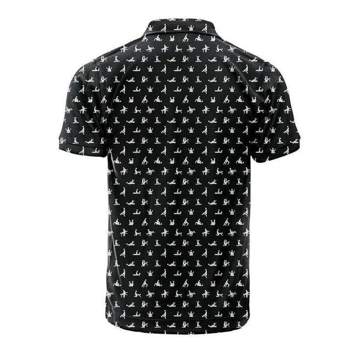 Bequemes schwarzes Herren Poloshirt mit stylischem Print; atmungsaktiv, stretch & für Alltag.