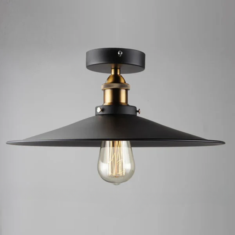 Stilvolle LED-kompatible Deckenlampe im Vintage Industriestil. Schafft warme Atmosphäre in jedem Raum.